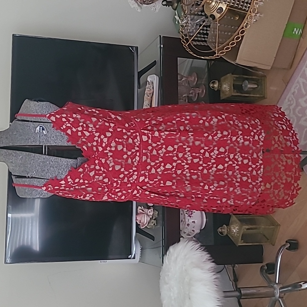 City chic red dress so fancy